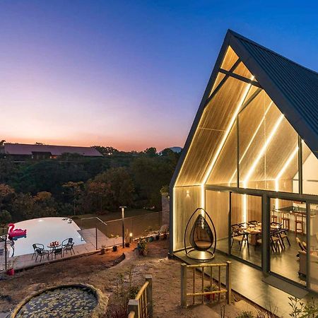 Stayvista'S Celeste Villa - Hill-View Retreat With Infinity Pool 纳西克 外观 照片