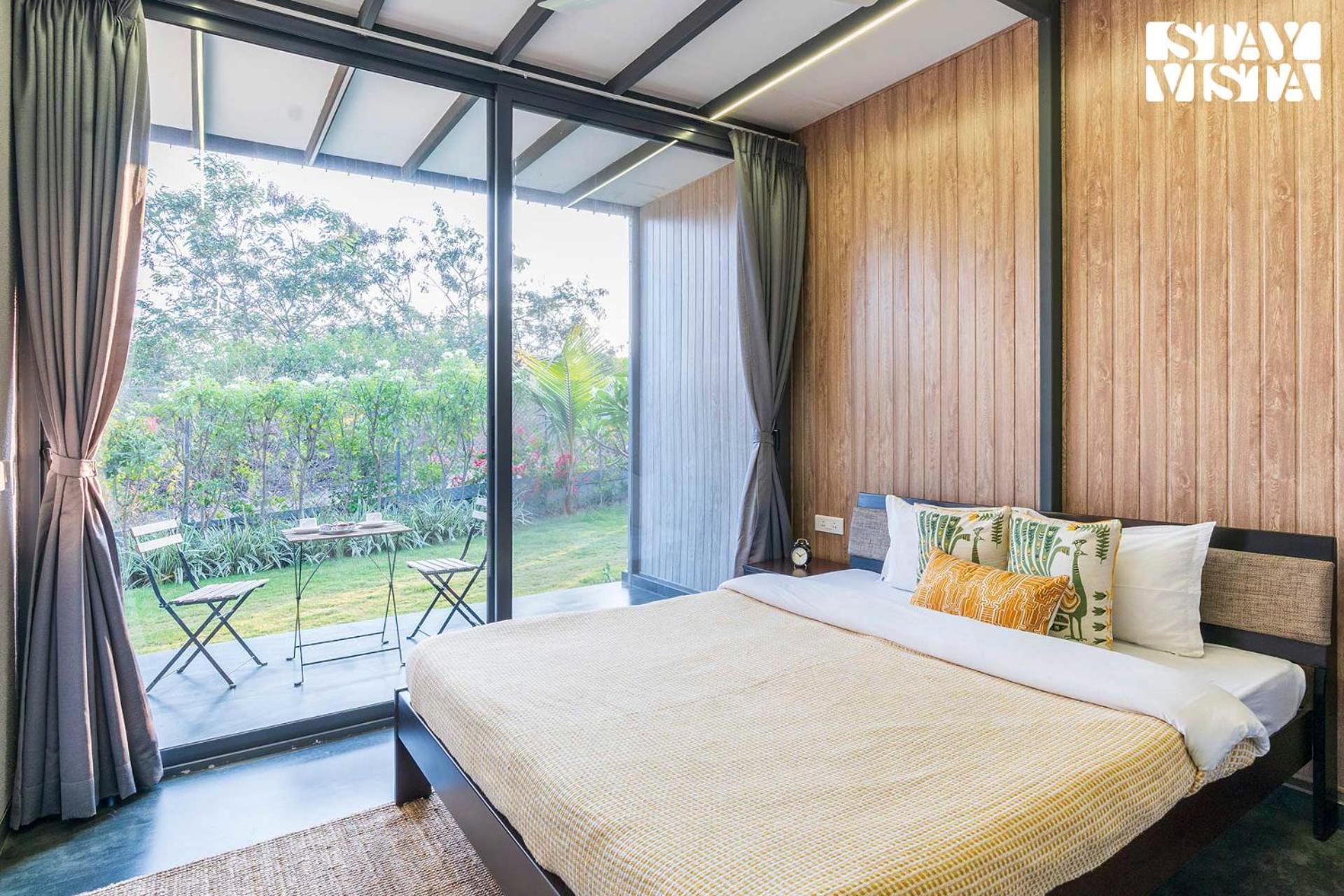 Stayvista'S Celeste Villa - Hill-View Retreat With Infinity Pool 纳西克 外观 照片
