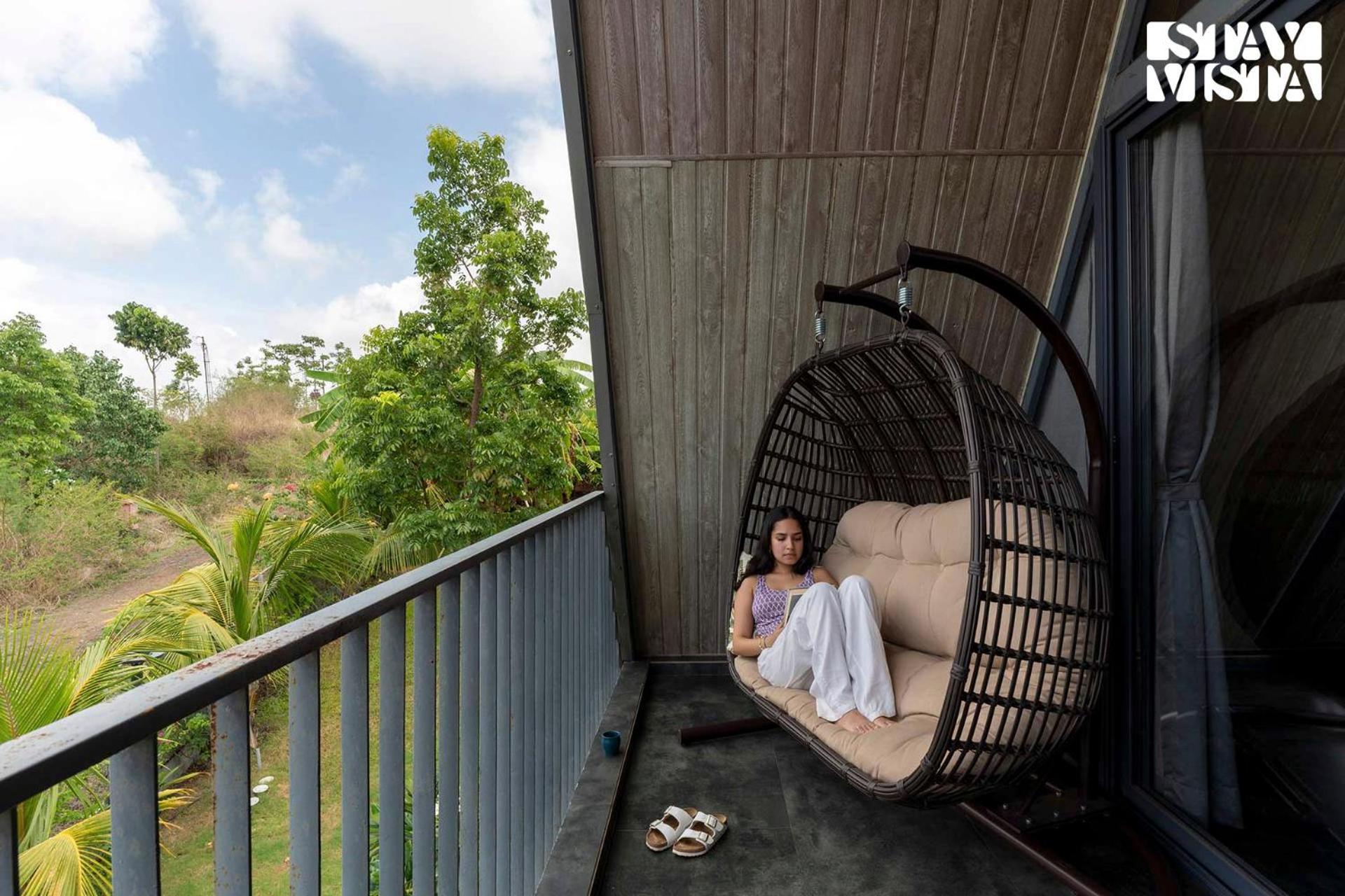 Stayvista'S Celeste Villa - Hill-View Retreat With Infinity Pool 纳西克 外观 照片
