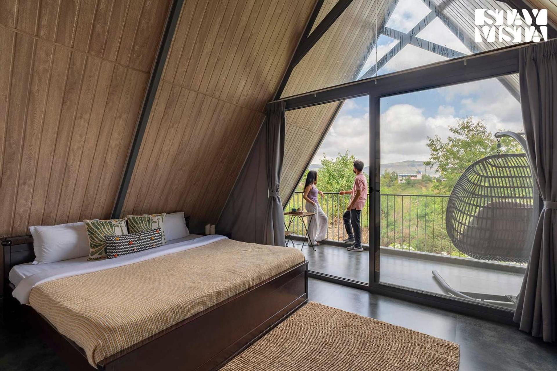 Stayvista'S Celeste Villa - Hill-View Retreat With Infinity Pool 纳西克 外观 照片