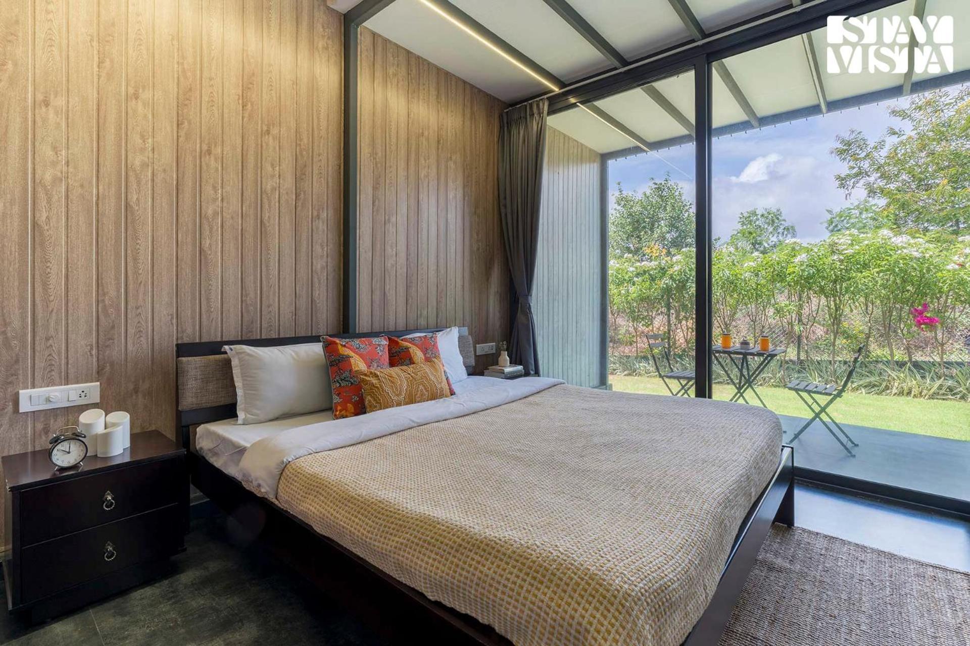 Stayvista'S Celeste Villa - Hill-View Retreat With Infinity Pool 纳西克 外观 照片